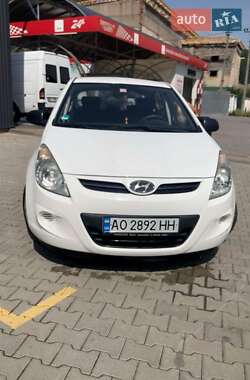 Хэтчбек Hyundai i20 2010 в 
