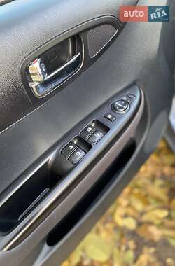 Хэтчбек Hyundai i20 2010 в 