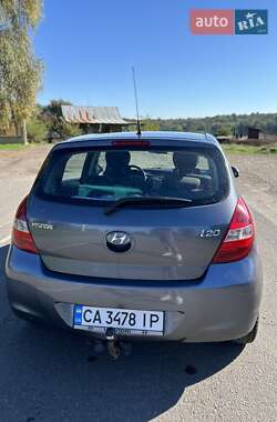 Хэтчбек Hyundai i20 2010 в 