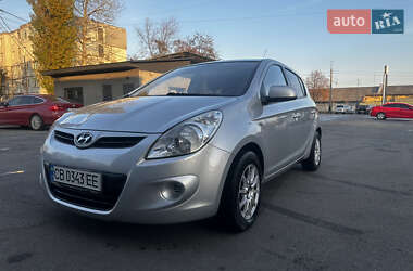 Хетчбек Hyundai i20 2011 в Чернігові