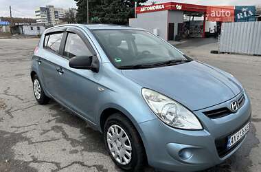 Хэтчбек Hyundai i20 2010 в Харькове