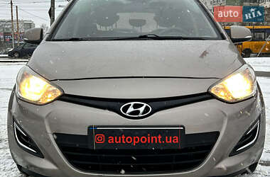 Хетчбек Hyundai i20 2012 в Сумах