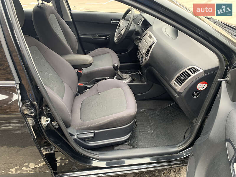 Хэтчбек Hyundai i20 2009 в Полтаве