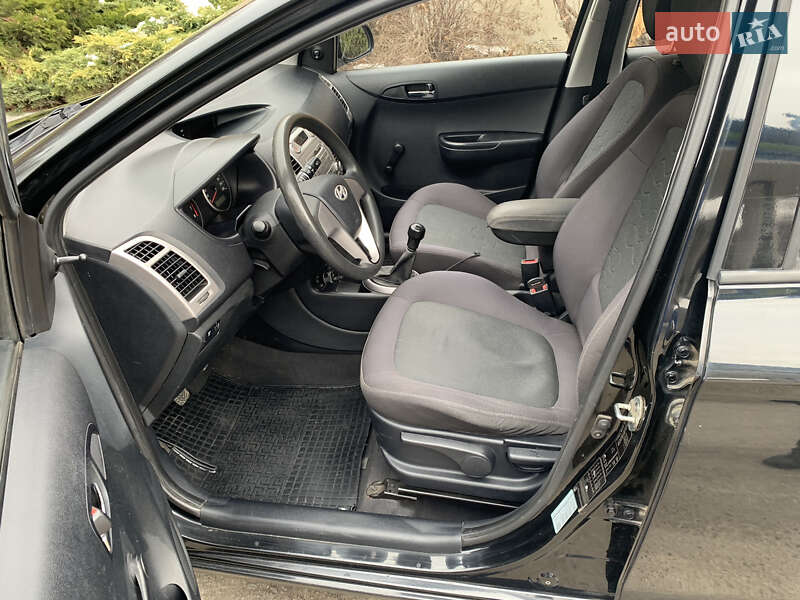 Хэтчбек Hyundai i20 2009 в Полтаве
