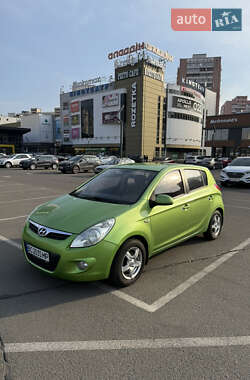 Хэтчбек Hyundai i20 2010 в Киеве