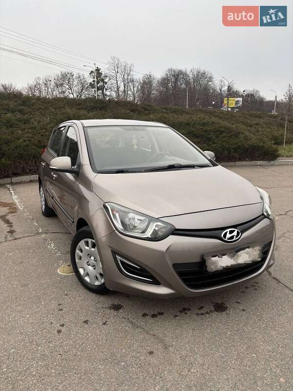 Хэтчбек Hyundai i20 2014 в Умани