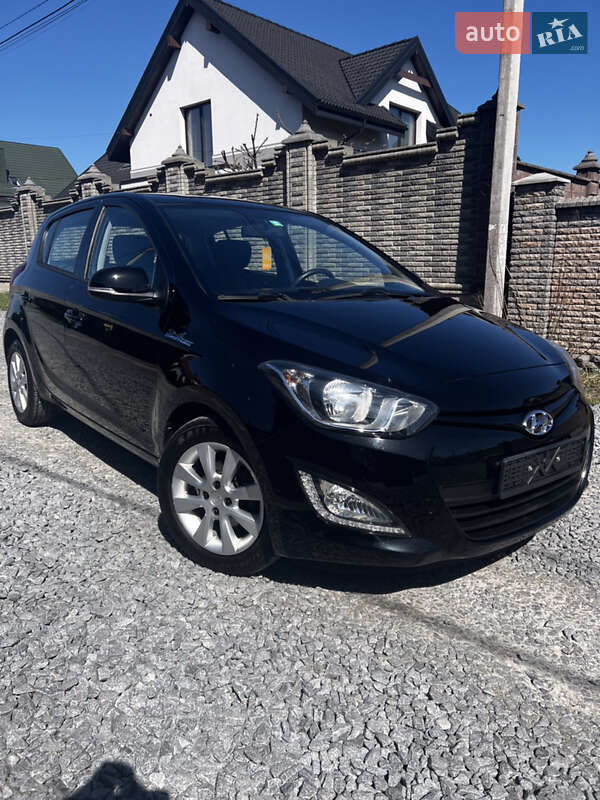 Хэтчбек Hyundai i20 2013 в 