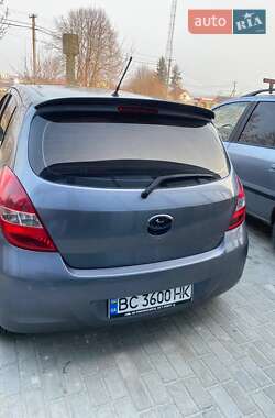 Хэтчбек Hyundai i20 2011 в 