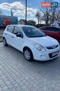 Хэтчбек Hyundai i20 2011 в 