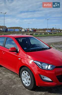 Хэтчбек Hyundai i20 2012 в 