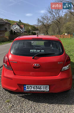 Хэтчбек Hyundai i20 2012 в 