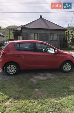 Хэтчбек Hyundai i20 2012 в 