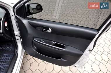Хэтчбек Hyundai i20 2013 в 