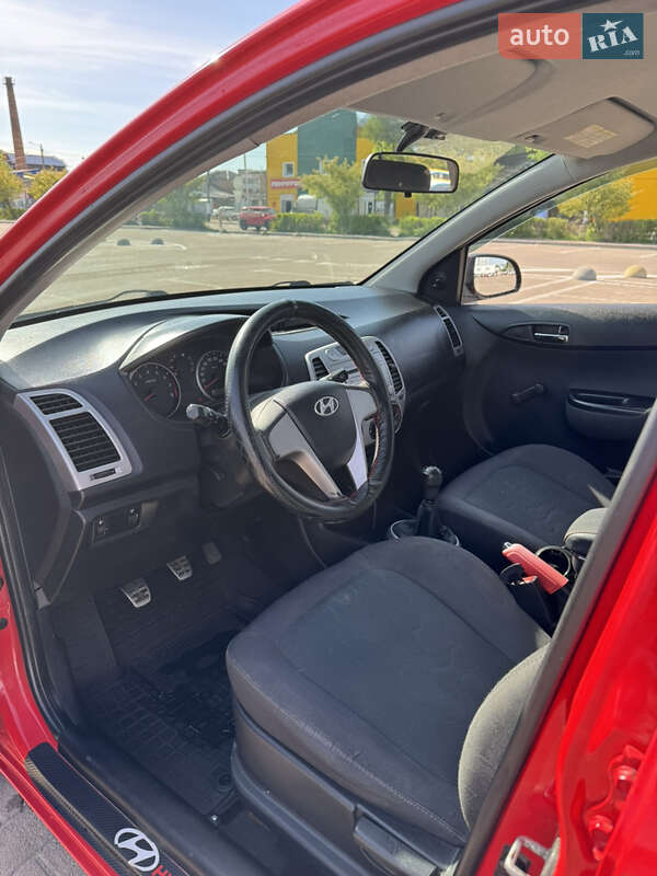 Хэтчбек Hyundai i20 2009 в Житомире