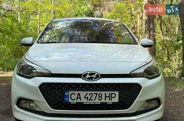 Хетчбек Hyundai i20 2015 в 