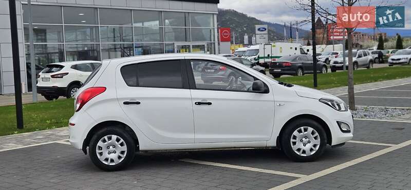 Хэтчбек Hyundai i20 2013 в Мукачево