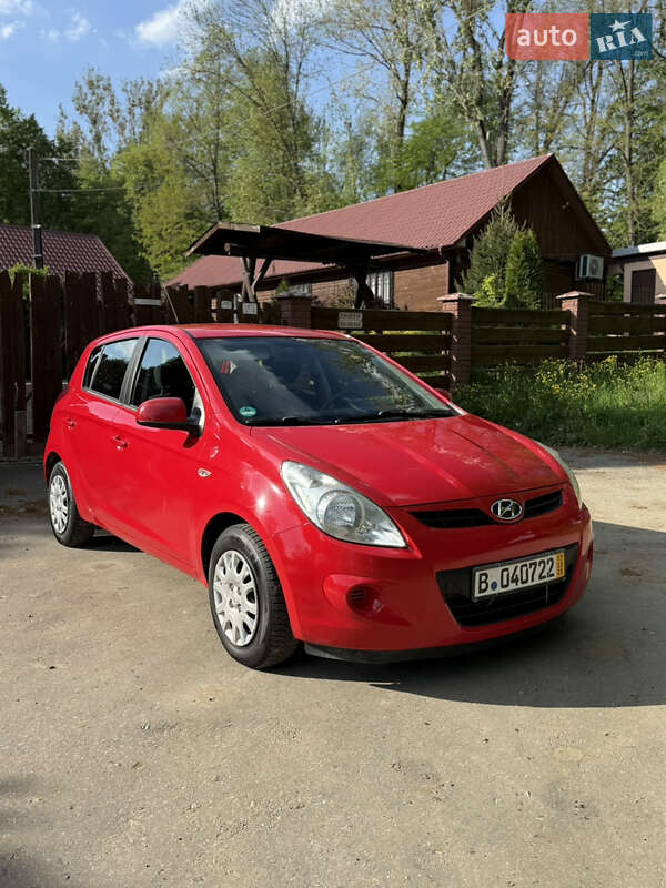 Хетчбек Hyundai i20 2010 в Тлумачі