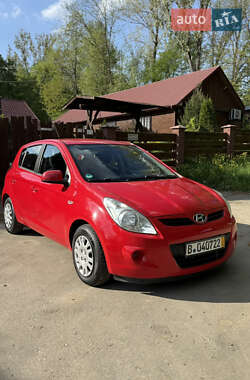 Хетчбек Hyundai i20 2010 в 