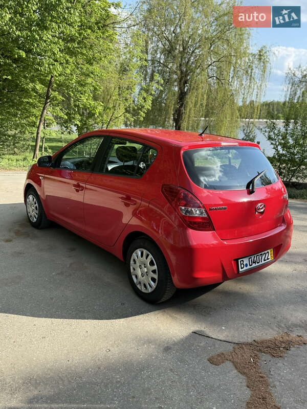 Хетчбек Hyundai i20 2010 в Тлумачі