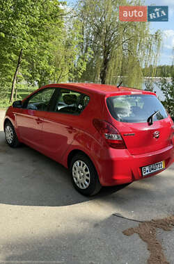 Хетчбек Hyundai i20 2010 в 