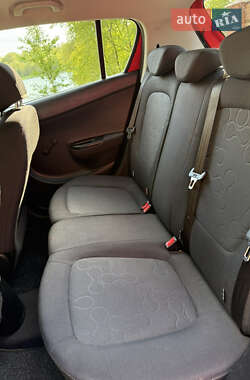 Хетчбек Hyundai i20 2010 в 