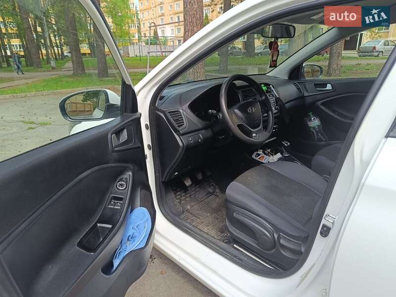 Хетчбек Hyundai i20 2015 в Славутичі