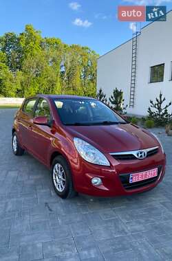 Хэтчбек Hyundai i20 2010 в Луцке