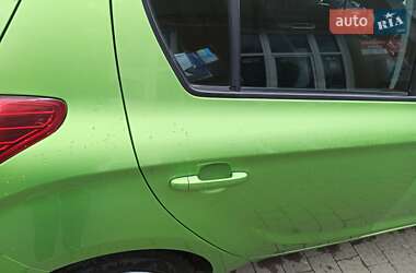 Хэтчбек Hyundai i20 2010 в 