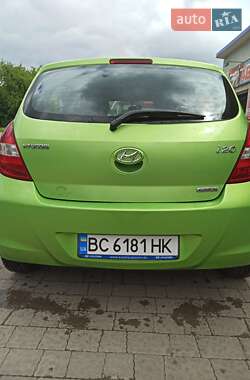 Хэтчбек Hyundai i20 2010 в 