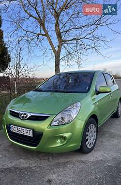 Хэтчбек Hyundai i20 2012 в Пустомытах