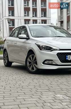 Хэтчбек Hyundai i20 2015 в 