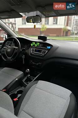 Хэтчбек Hyundai i20 2015 в 