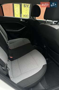 Хэтчбек Hyundai i20 2015 в 