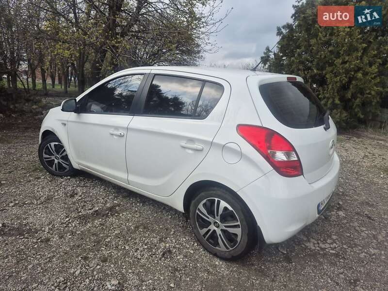 Хэтчбек Hyundai i20 2011 в Лозовой