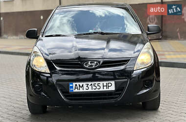 Хэтчбек Hyundai i20 2012 в Звягеле