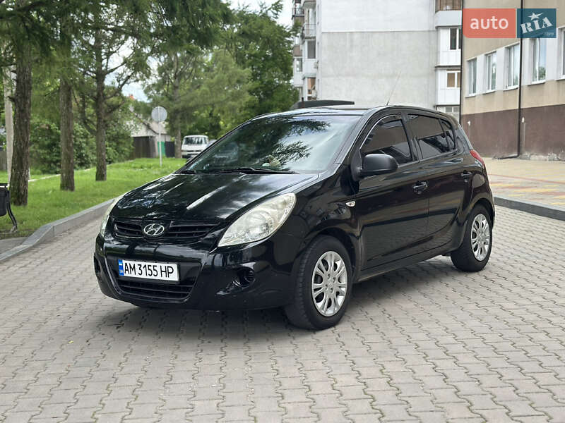 Хетчбек Hyundai i20 2012 в Звягелі