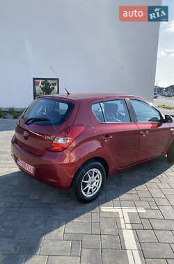 Хетчбек Hyundai i20 2010 в 