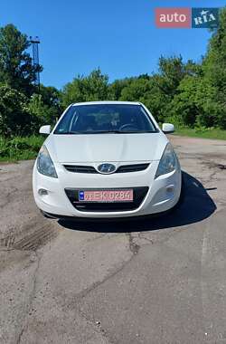 Хэтчбек Hyundai i20 2012 в Черкассах