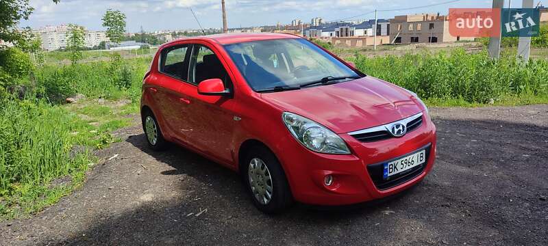 Хэтчбек Hyundai i20 2009 в Ровно