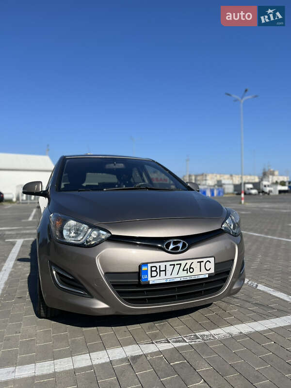 Хетчбек Hyundai i20 2012 в 