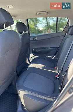 Хетчбек Hyundai i20 2012 в 