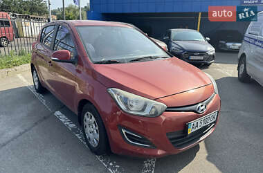 Хэтчбек Hyundai i20 2014 в Киеве