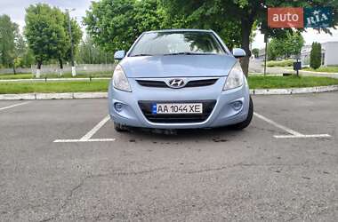 Хэтчбек Hyundai i20 2012 в Киеве