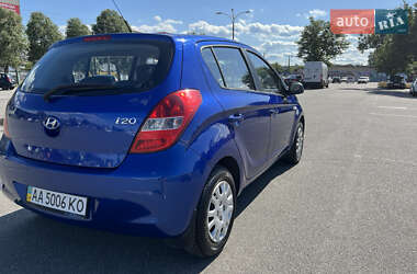Хетчбек Hyundai i20 2010 в 