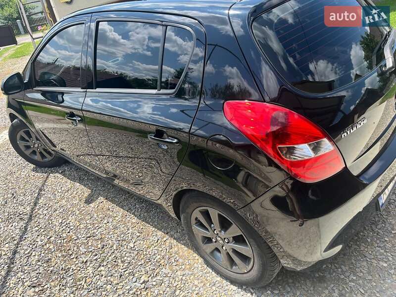 Хэтчбек Hyundai i20 2011 в Ивано-Франковске