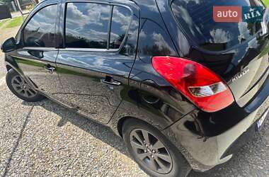 Хэтчбек Hyundai i20 2011 в 