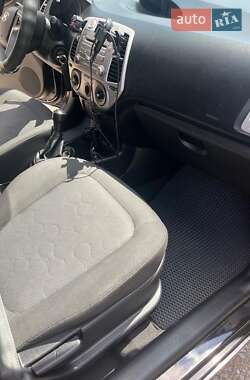 Хэтчбек Hyundai i20 2011 в 
