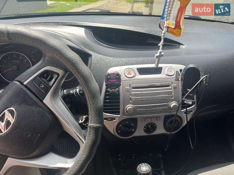 Хэтчбек Hyundai i20 2011 в Ивано-Франковске