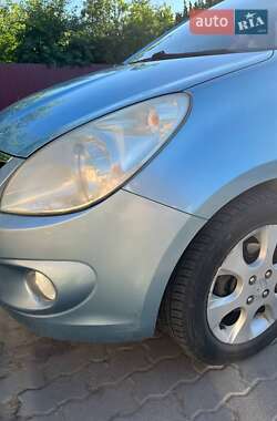 Хетчбек Hyundai i20 2008 в 