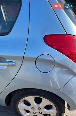 Хетчбек Hyundai i20 2008 в 